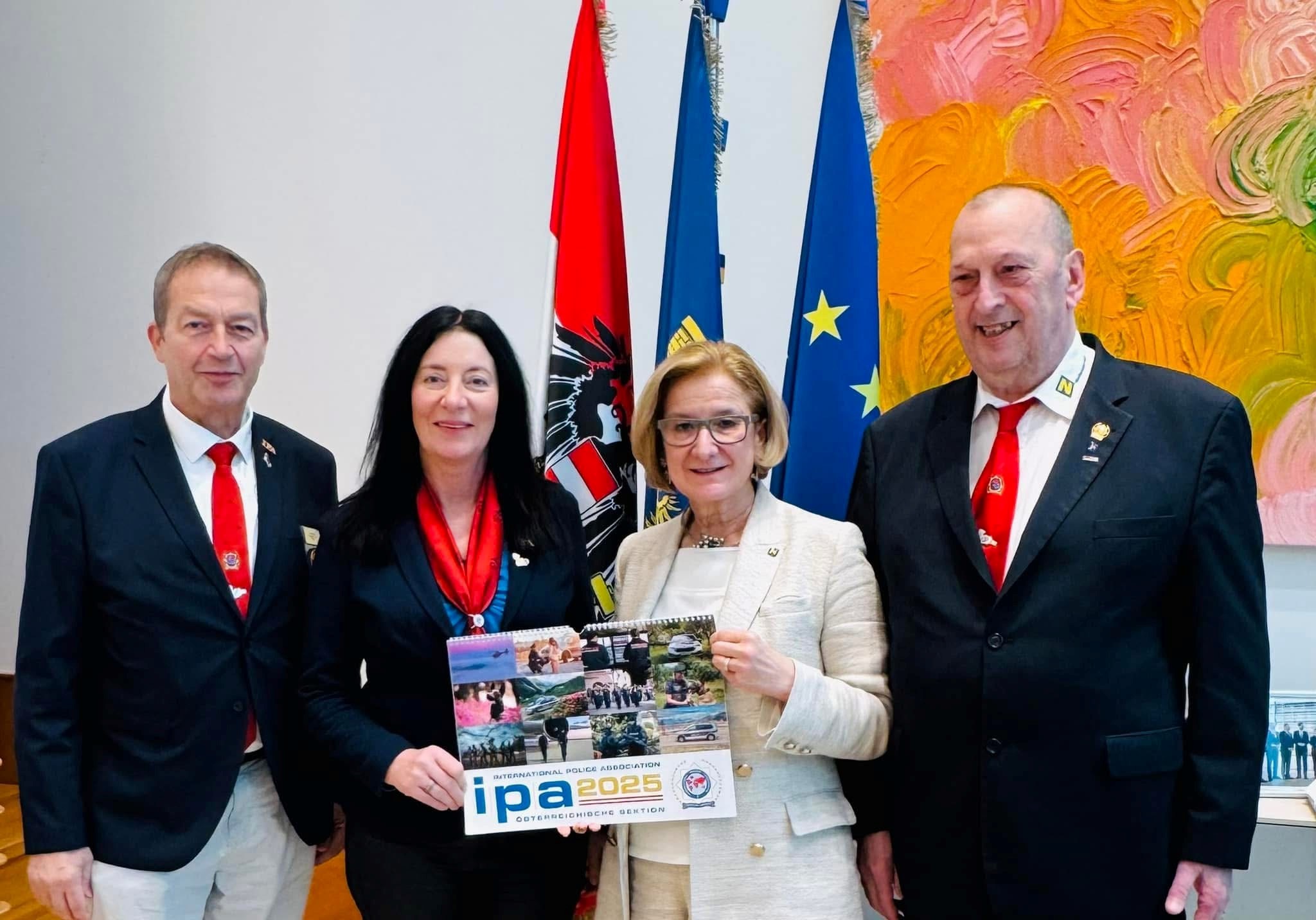 IPA-Landesgruppe Niederösterreich zu Besuch im Landhaus